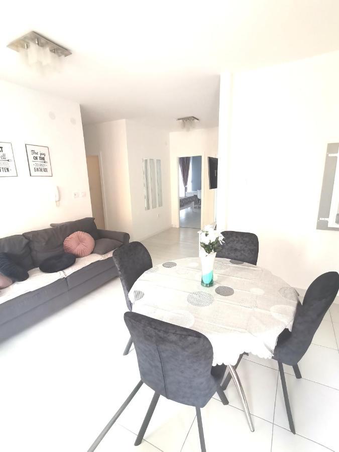 Residential Apartment Split Luaran gambar