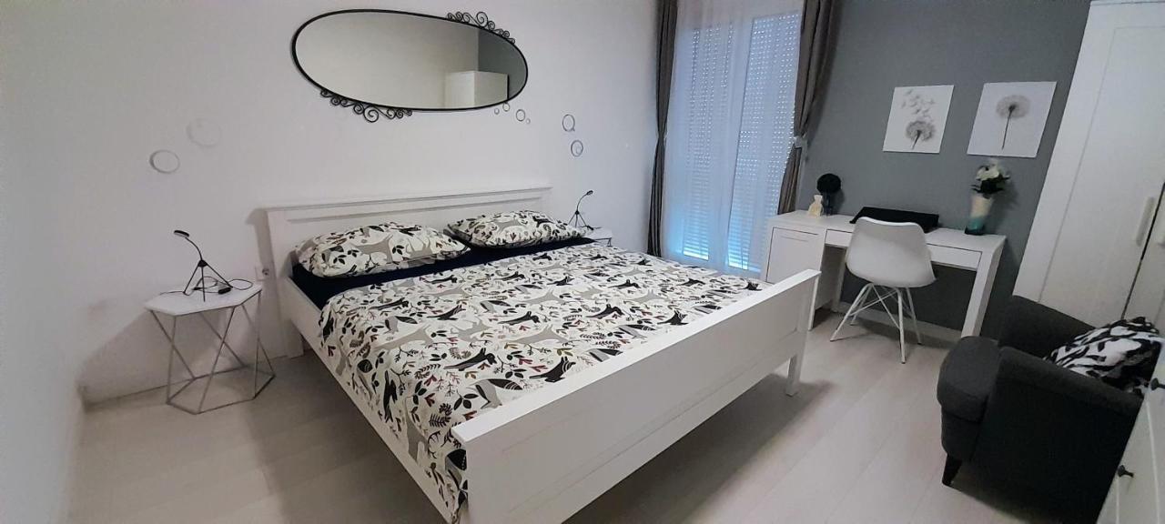 Residential Apartment Split Luaran gambar